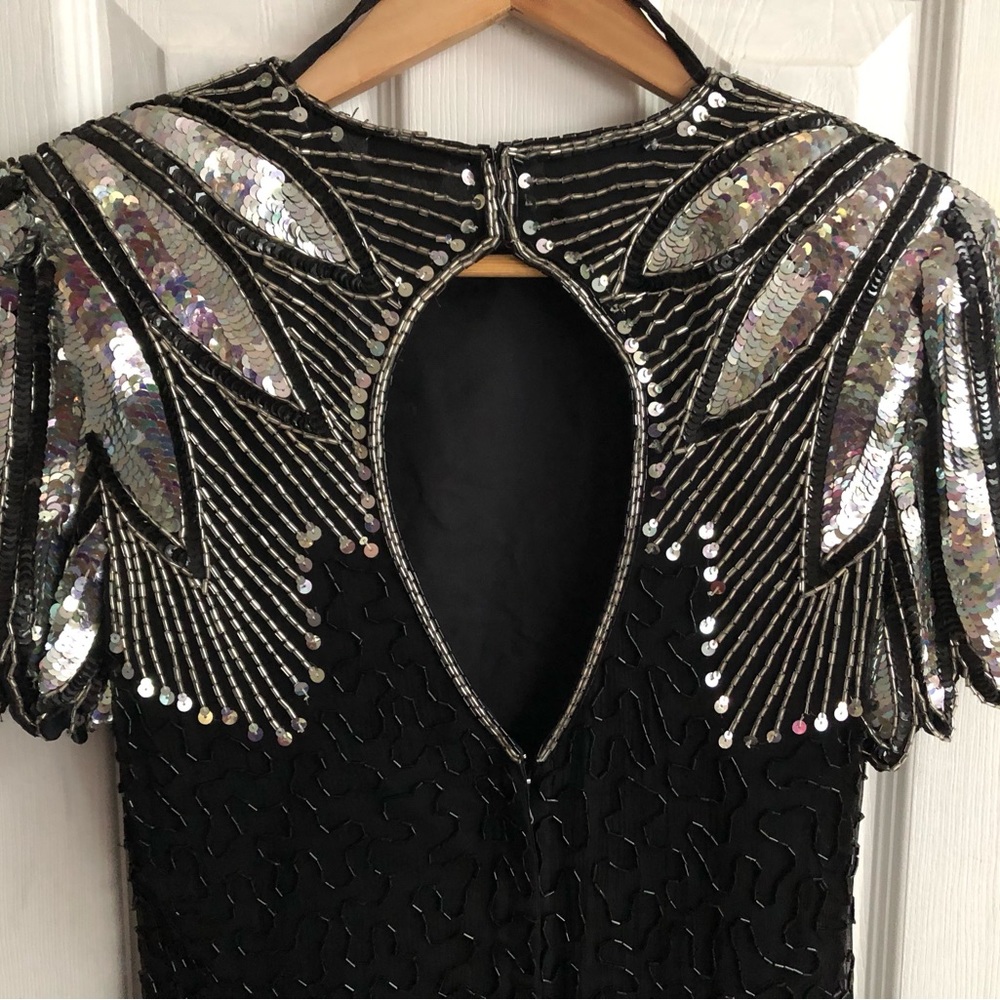 Dress sequence - Picture 6 of 7
